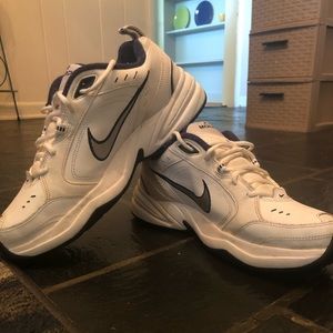 Men’s Nike Air Monarch IV